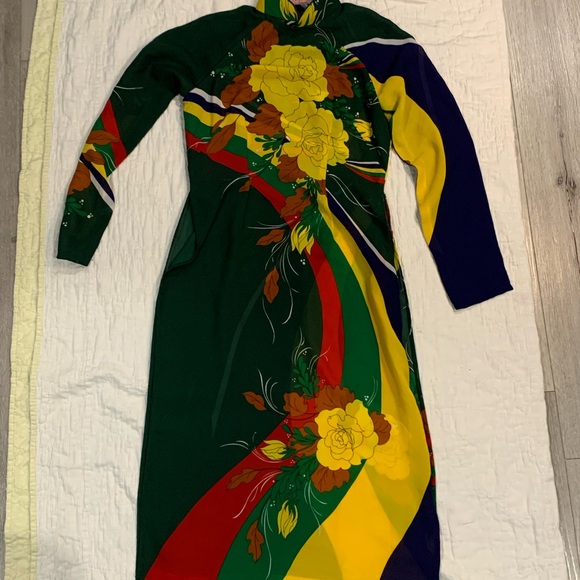 Beautiful Vietnam traditional Ao Dai dress made authentically.🌸💕 - Picture 5 of 5